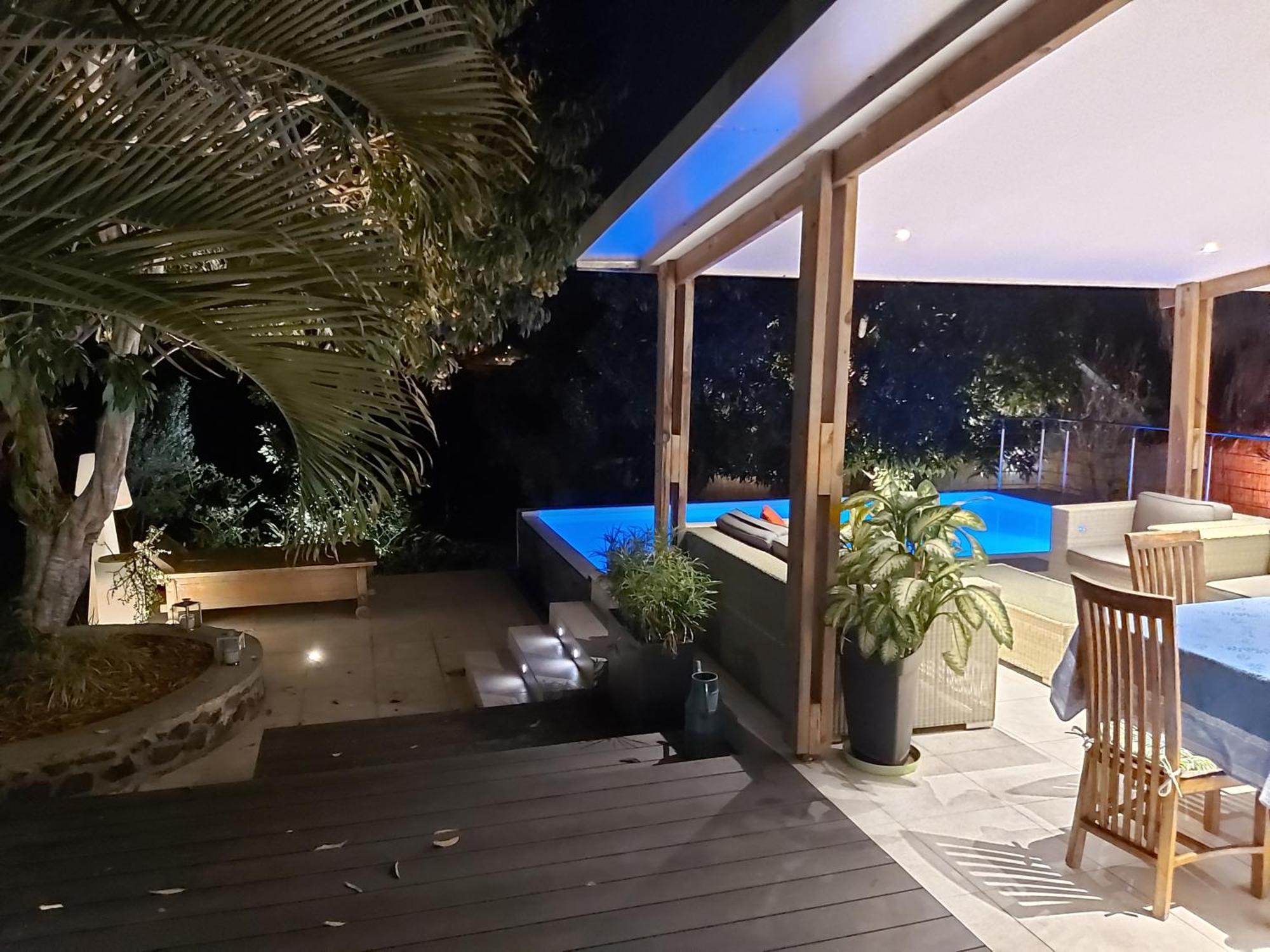 Villa Tropicale - Meuble De Tourisme 4 Etoiles Saint-Gilles-les Bains Ngoại thất bức ảnh